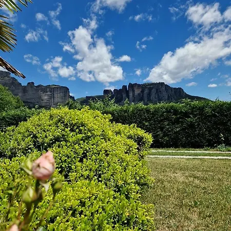 Apartment Meteora's Secret Garden House#2 *